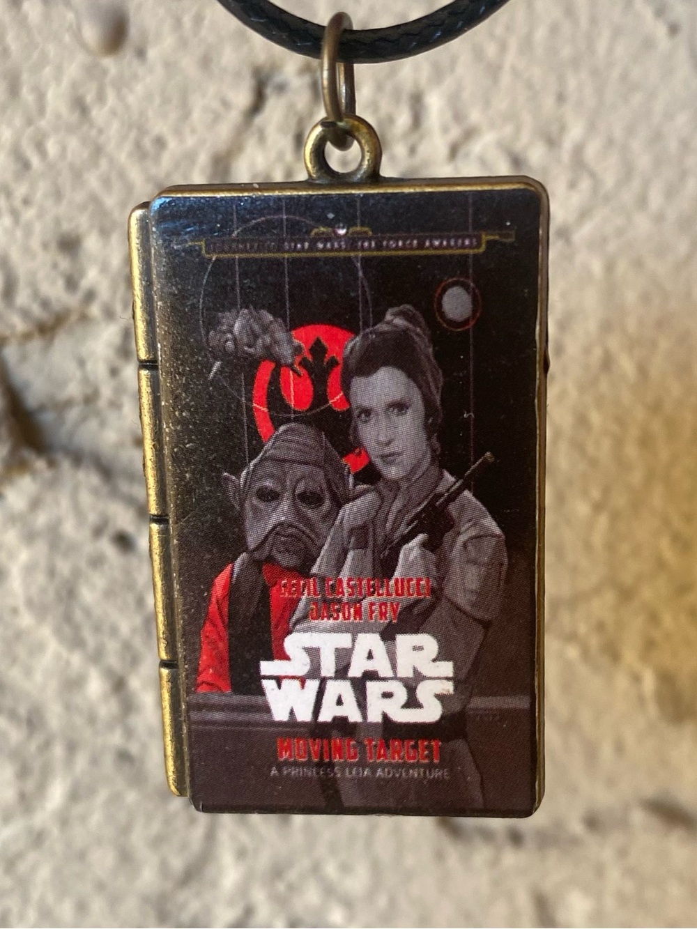 Star Wars Princess Leia Adventure Comic Book Pendant (necklace included)